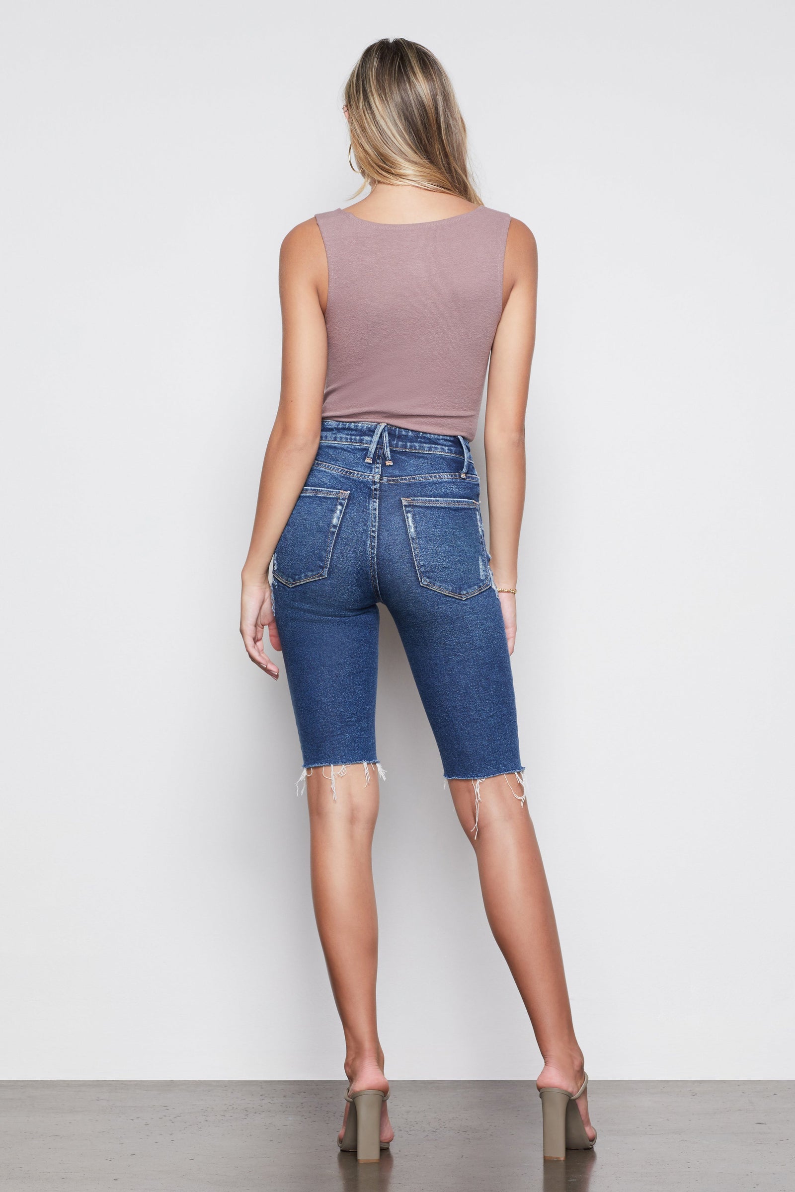 model: Size 0 |