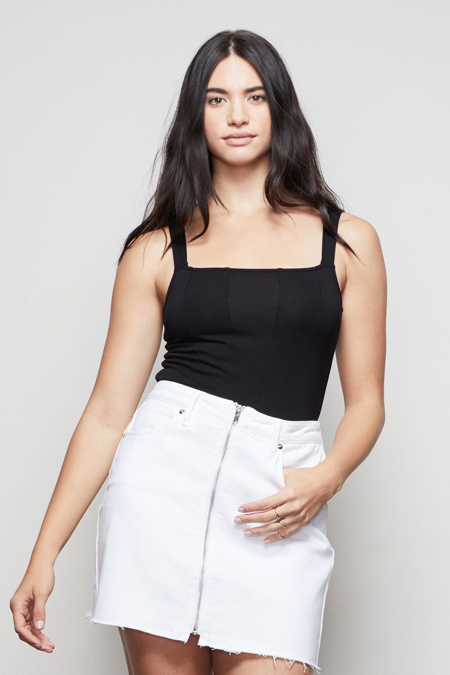 model: Size 8 |