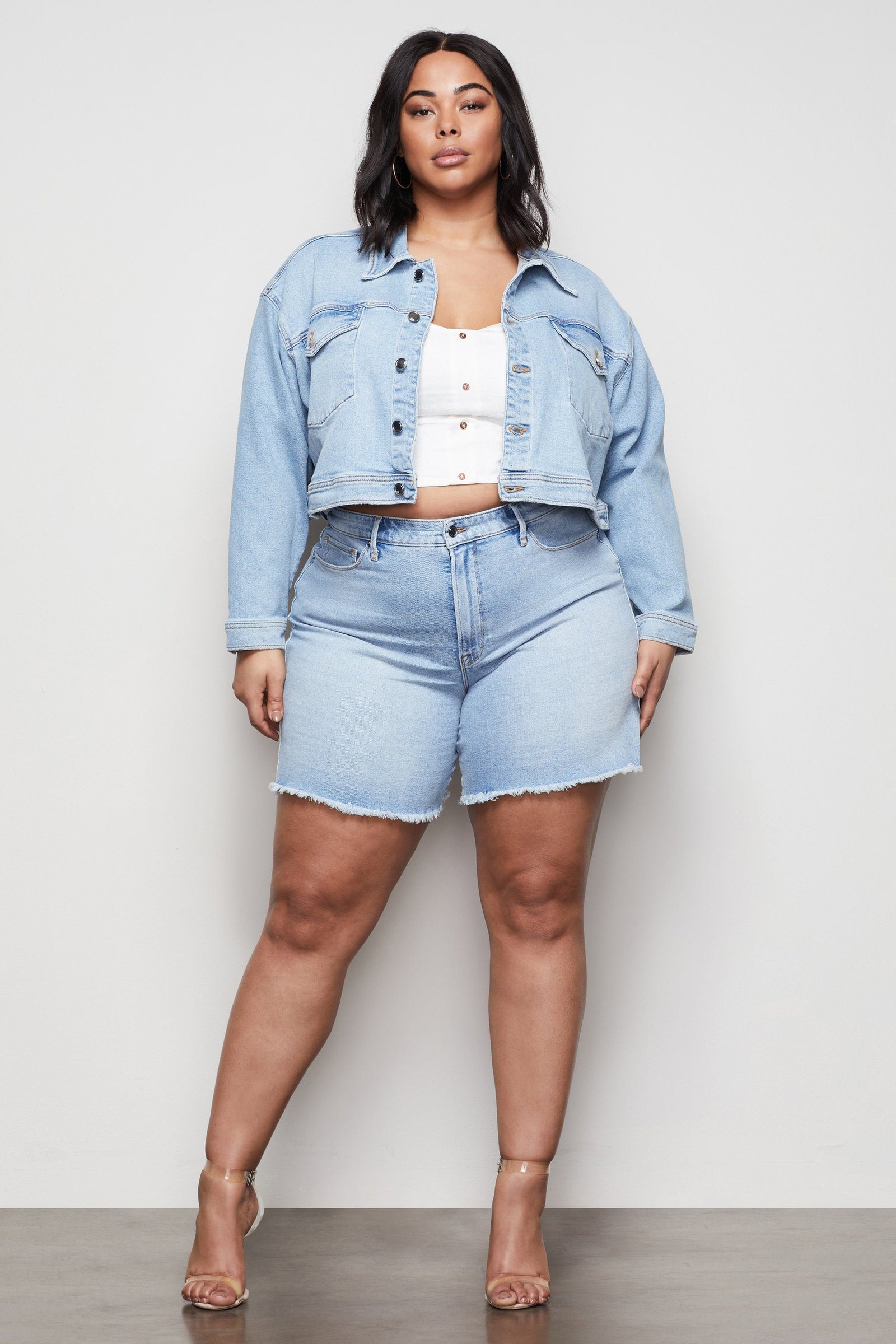 model: Size 16 |