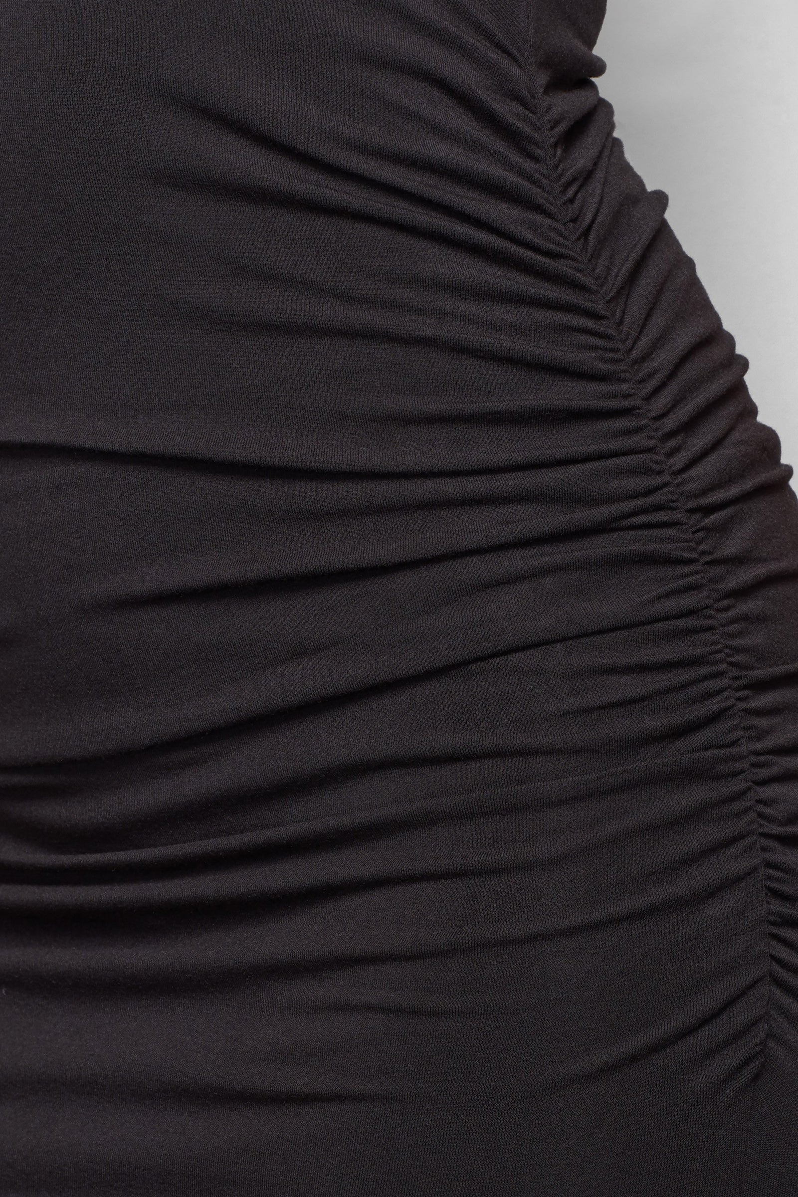 The Ruched Midi Dress - Black001