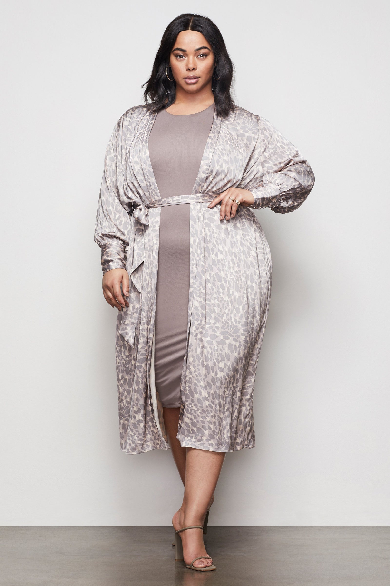 model: Size 16 |