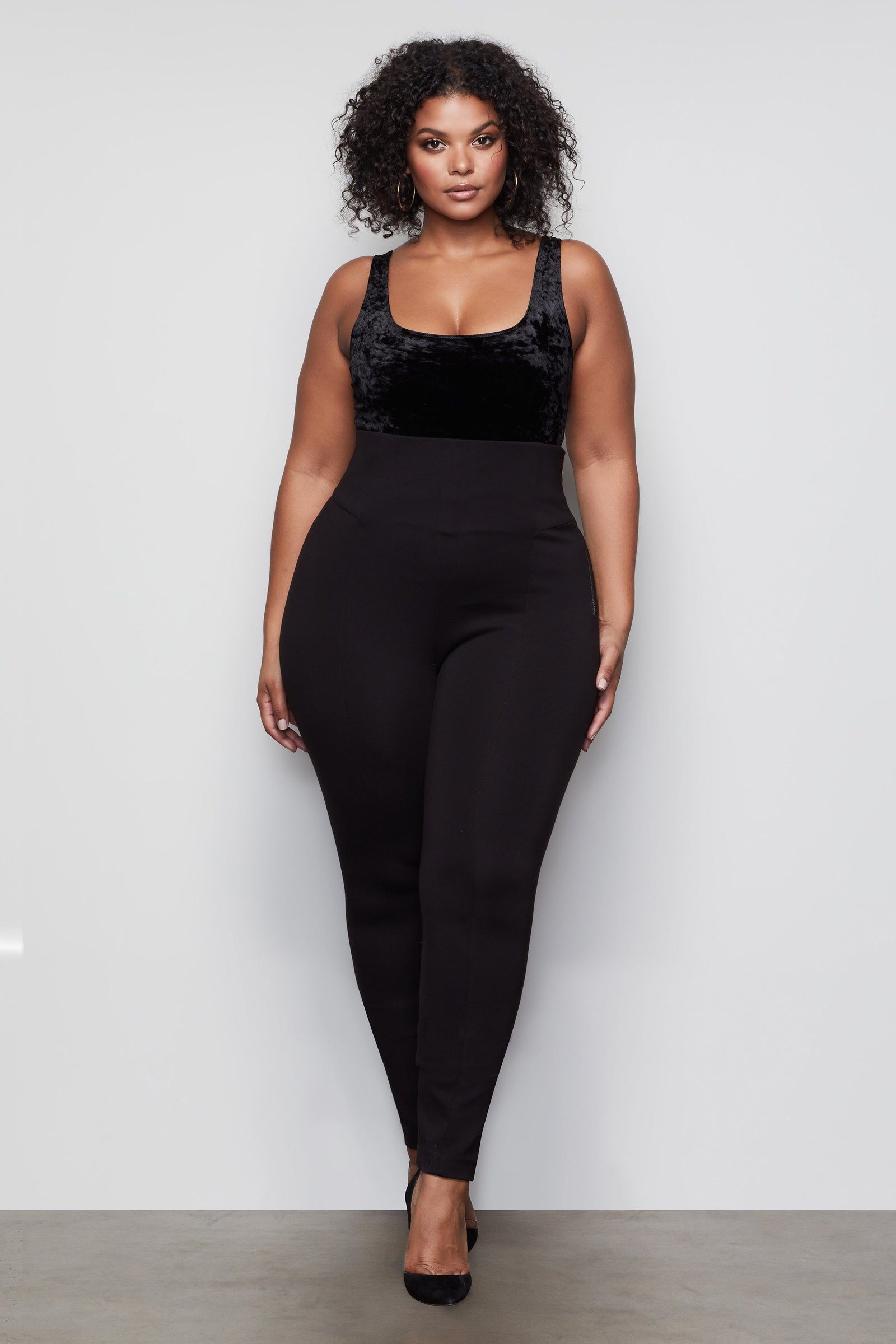 model: Size 16 |