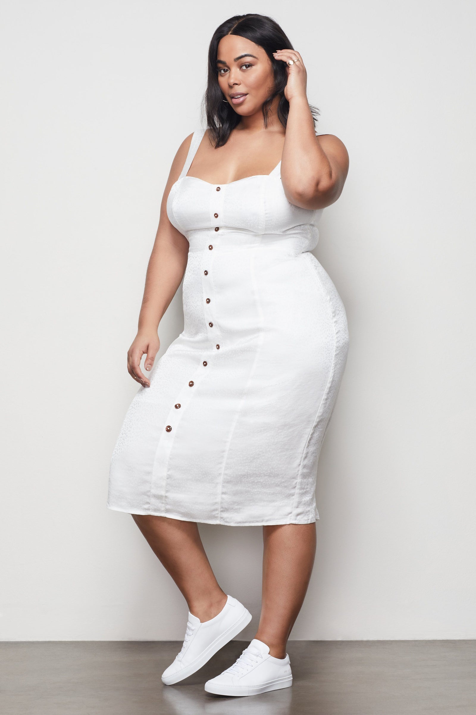 model: Size 16 |