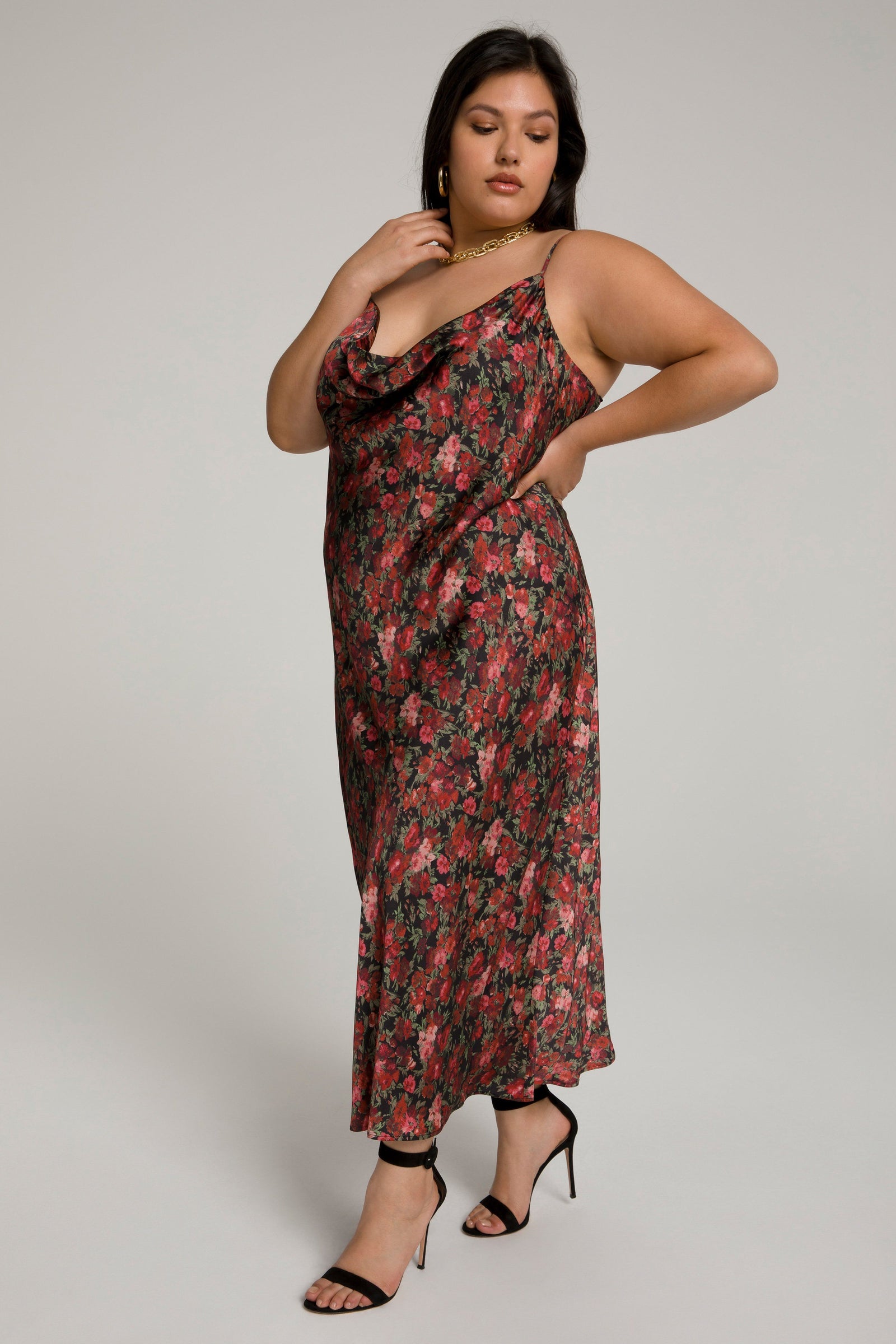 model: Size 16 |