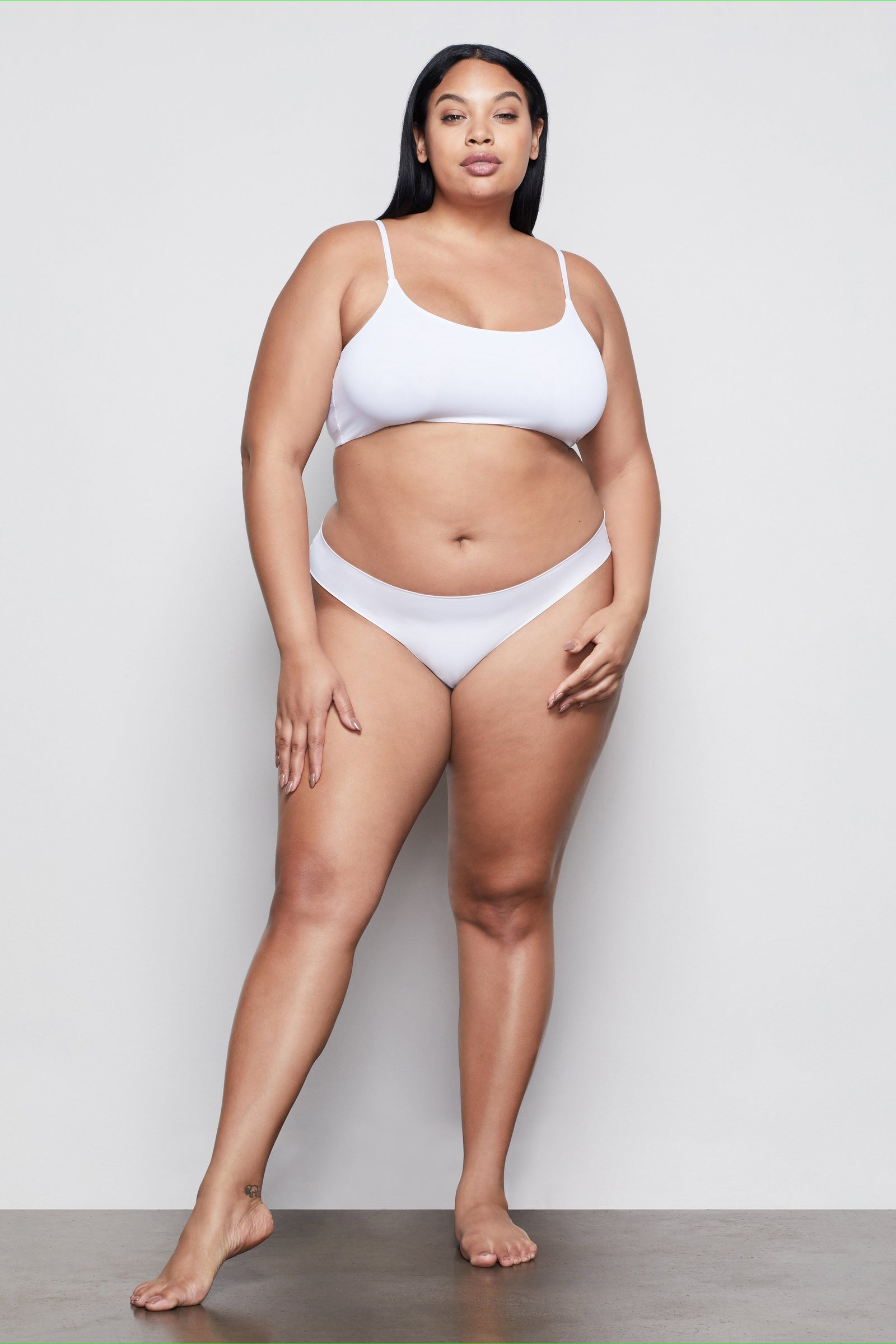model: Size 16 |