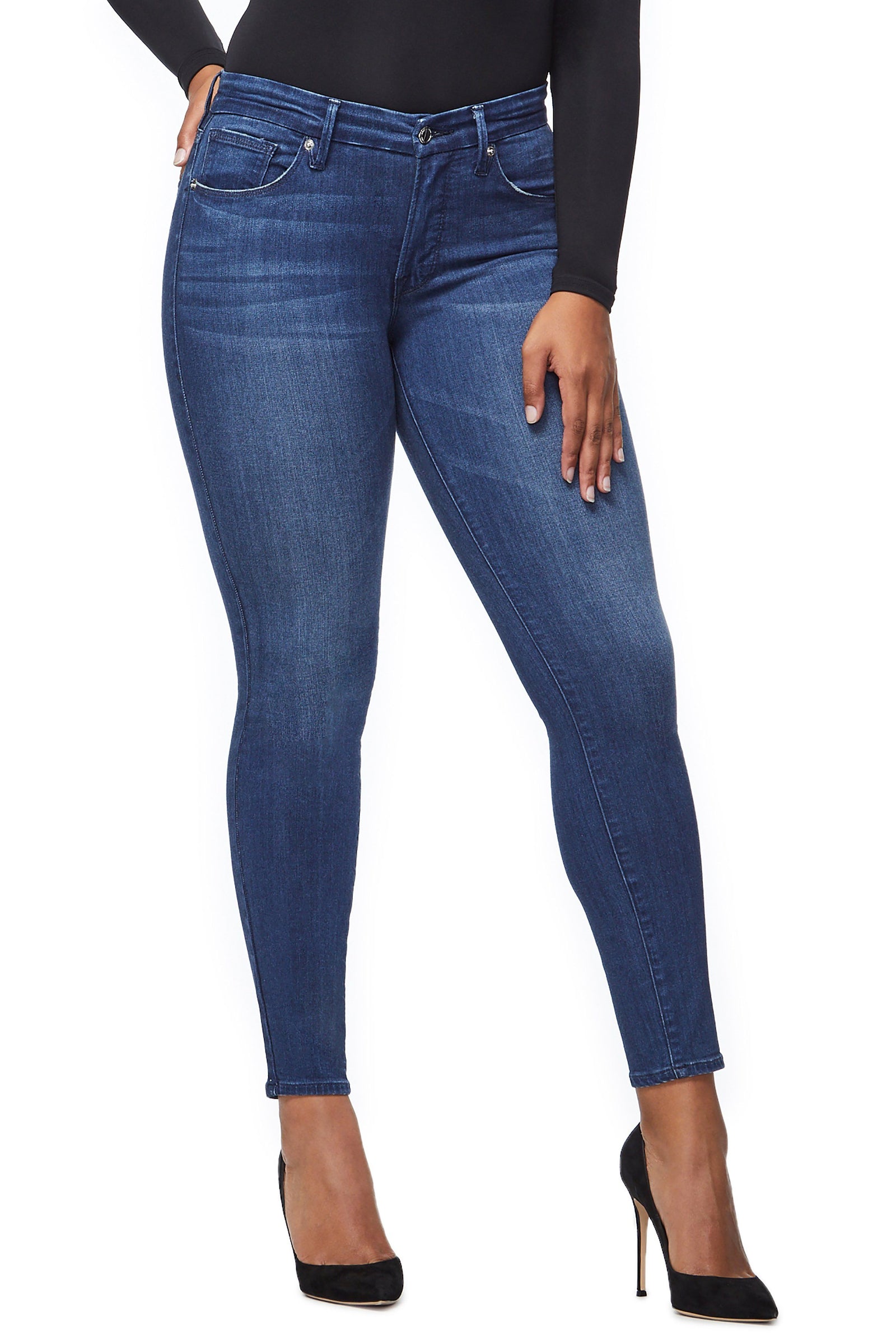 model: Size 8 |