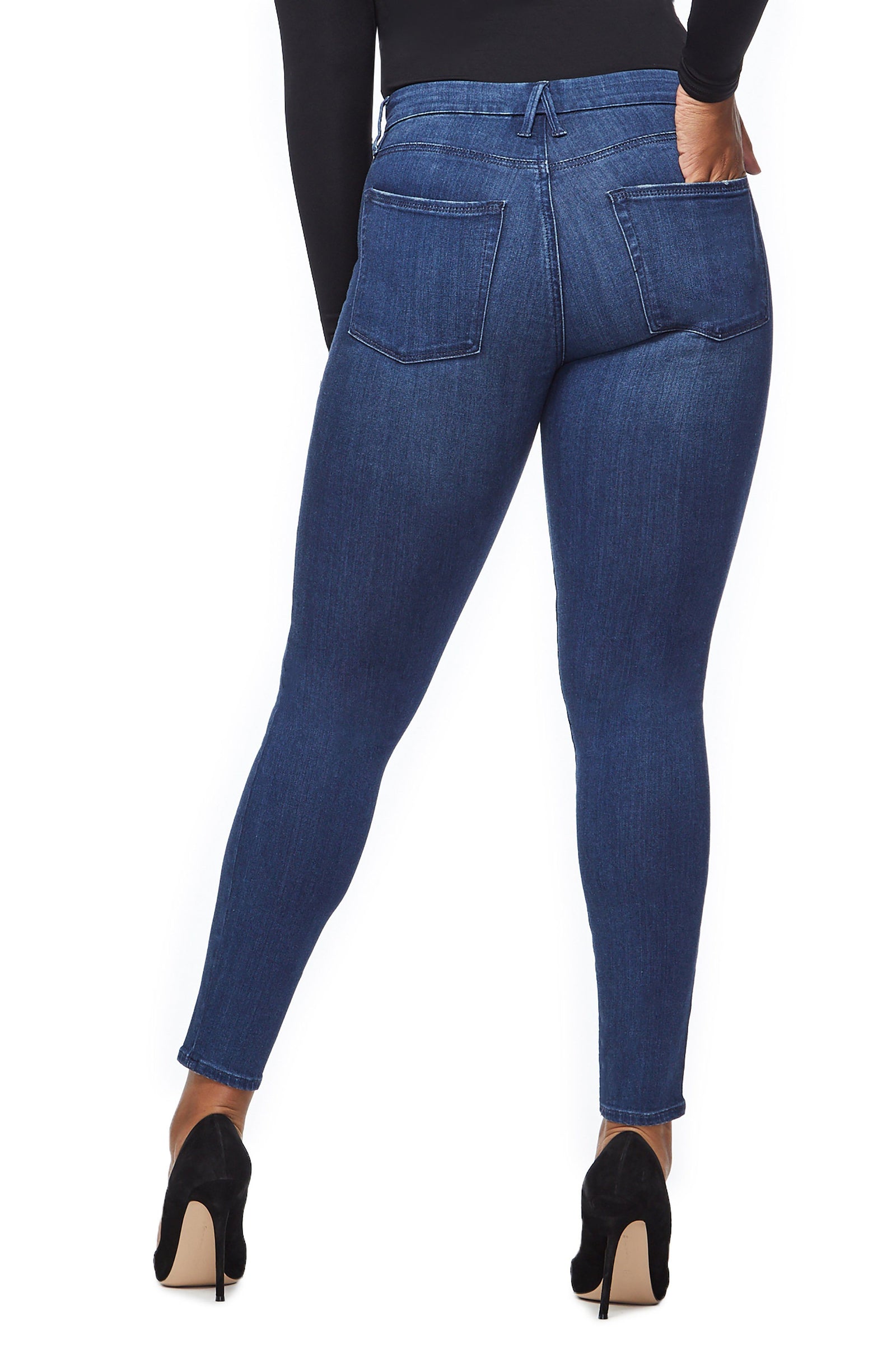 model: Size 8 |