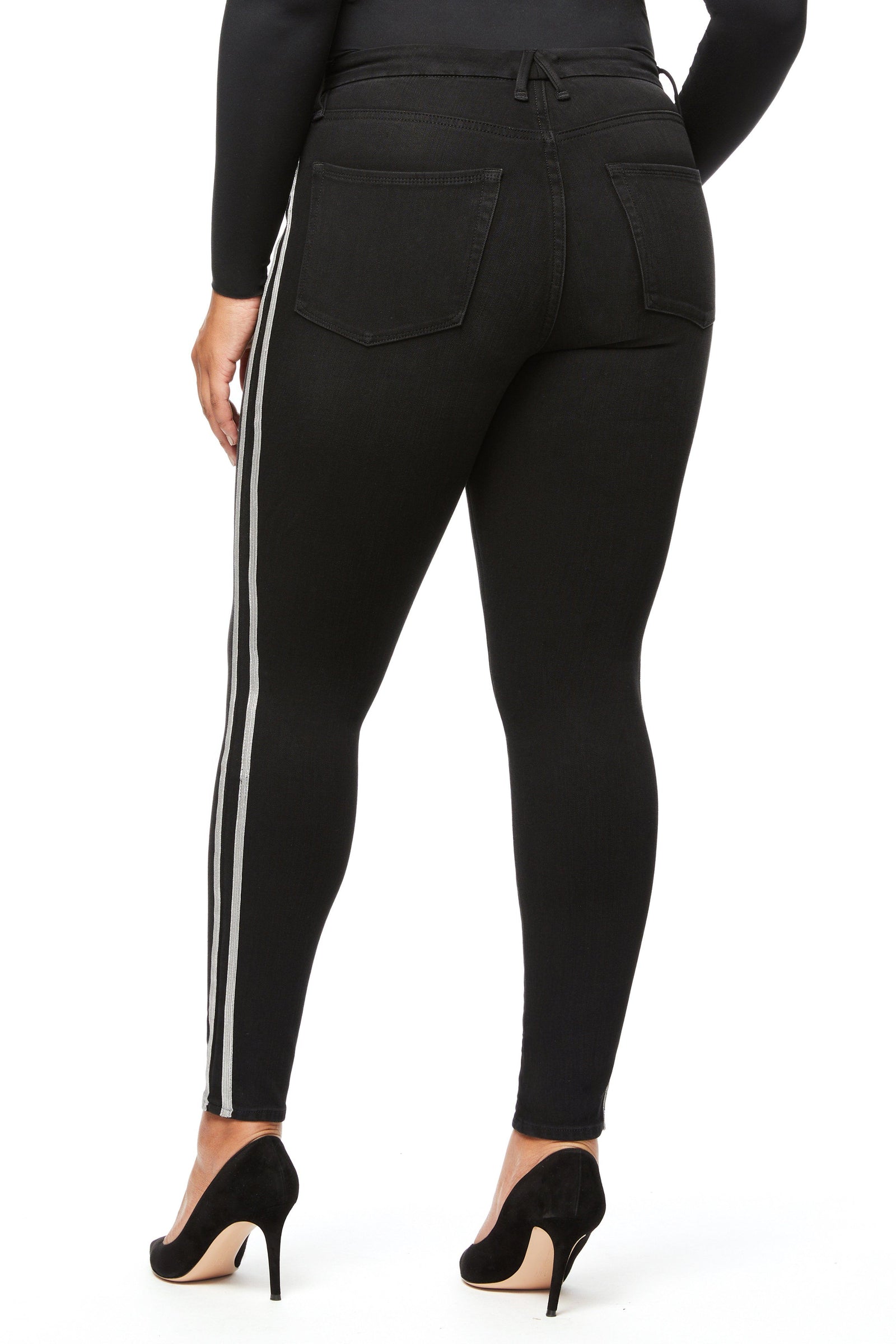 model: Size 8 |