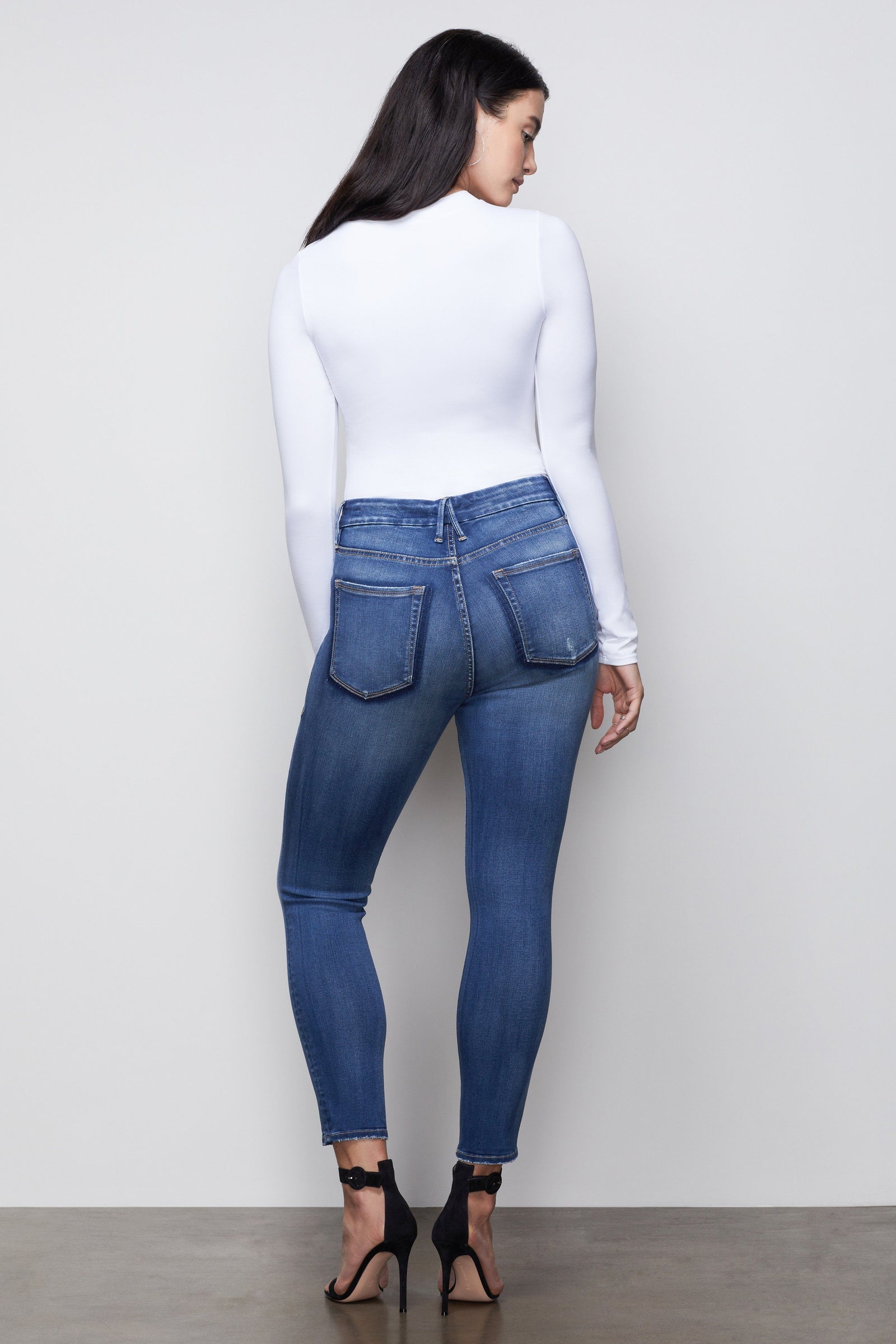model: Size 8 |