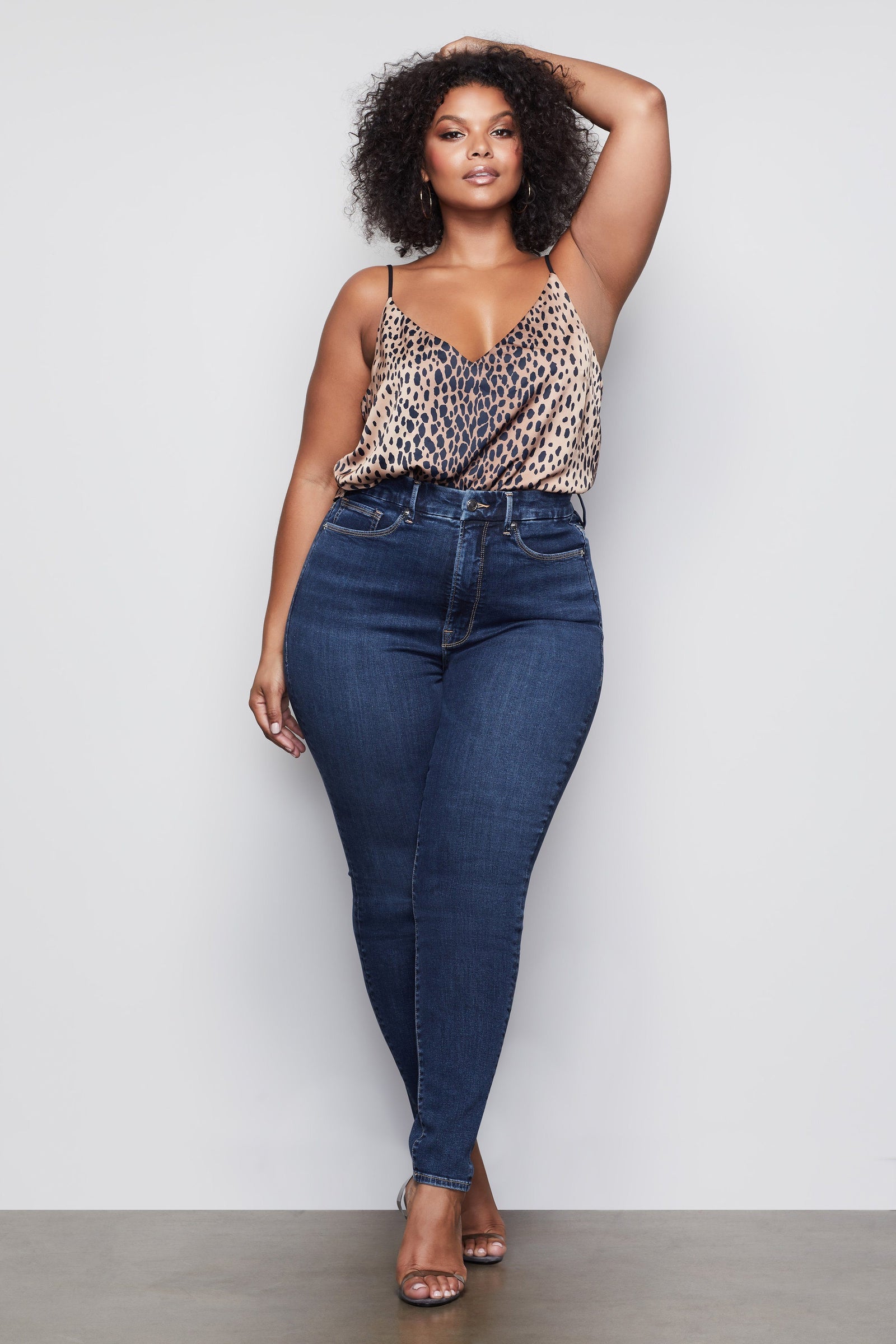 model: Size 16 |