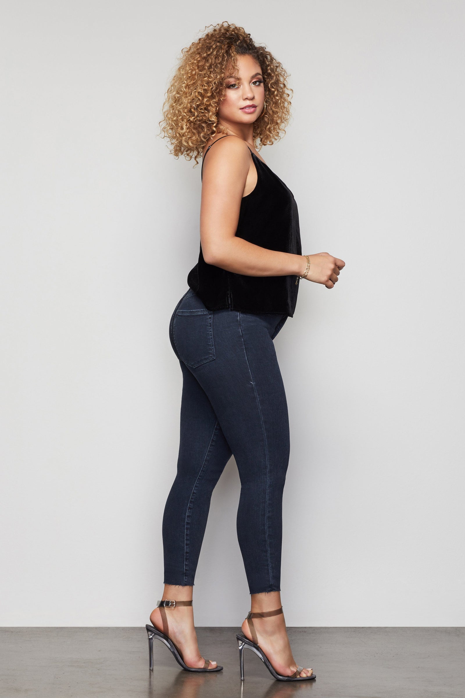 model: Size 8 |