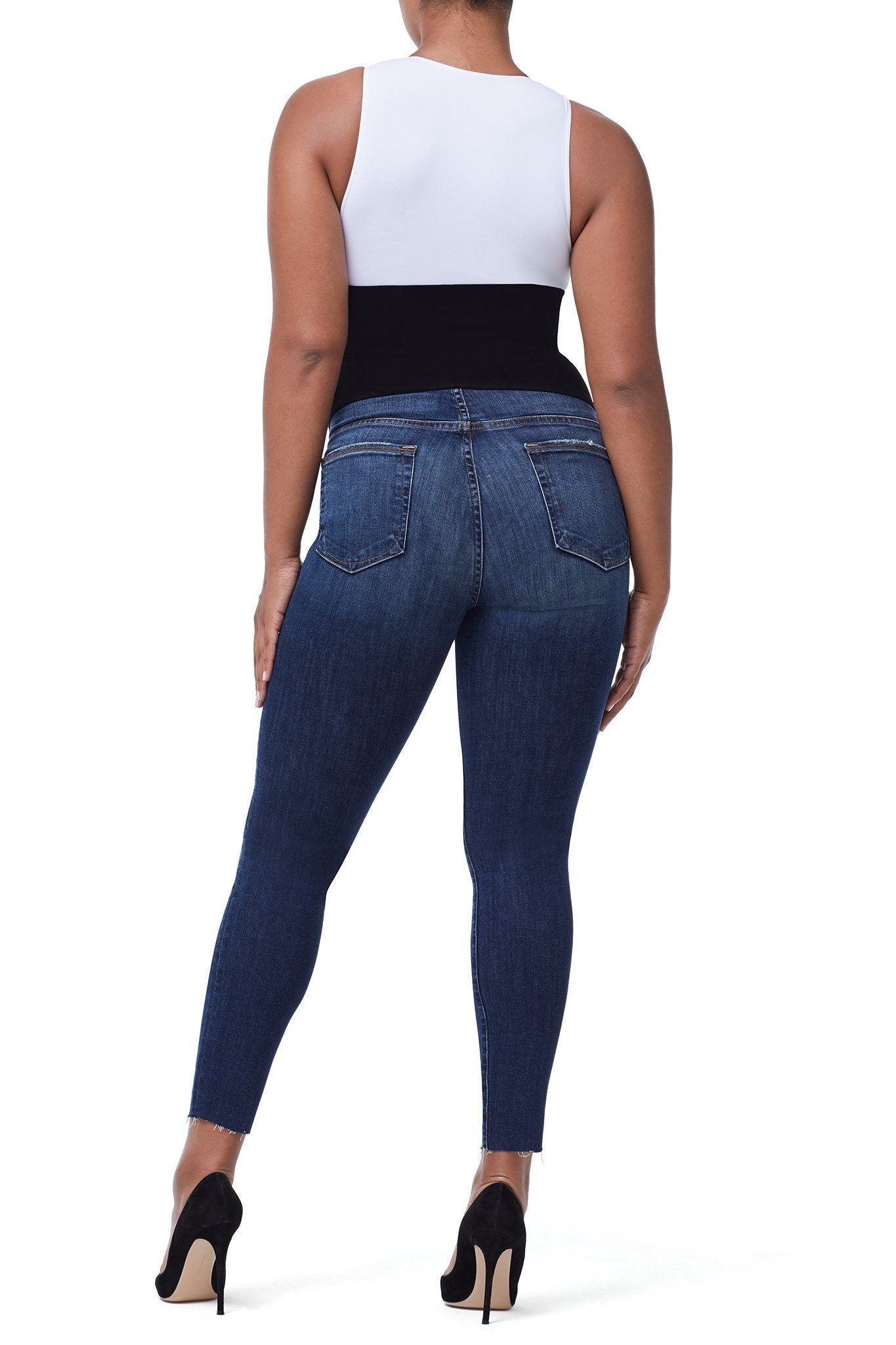model: Size 8 |