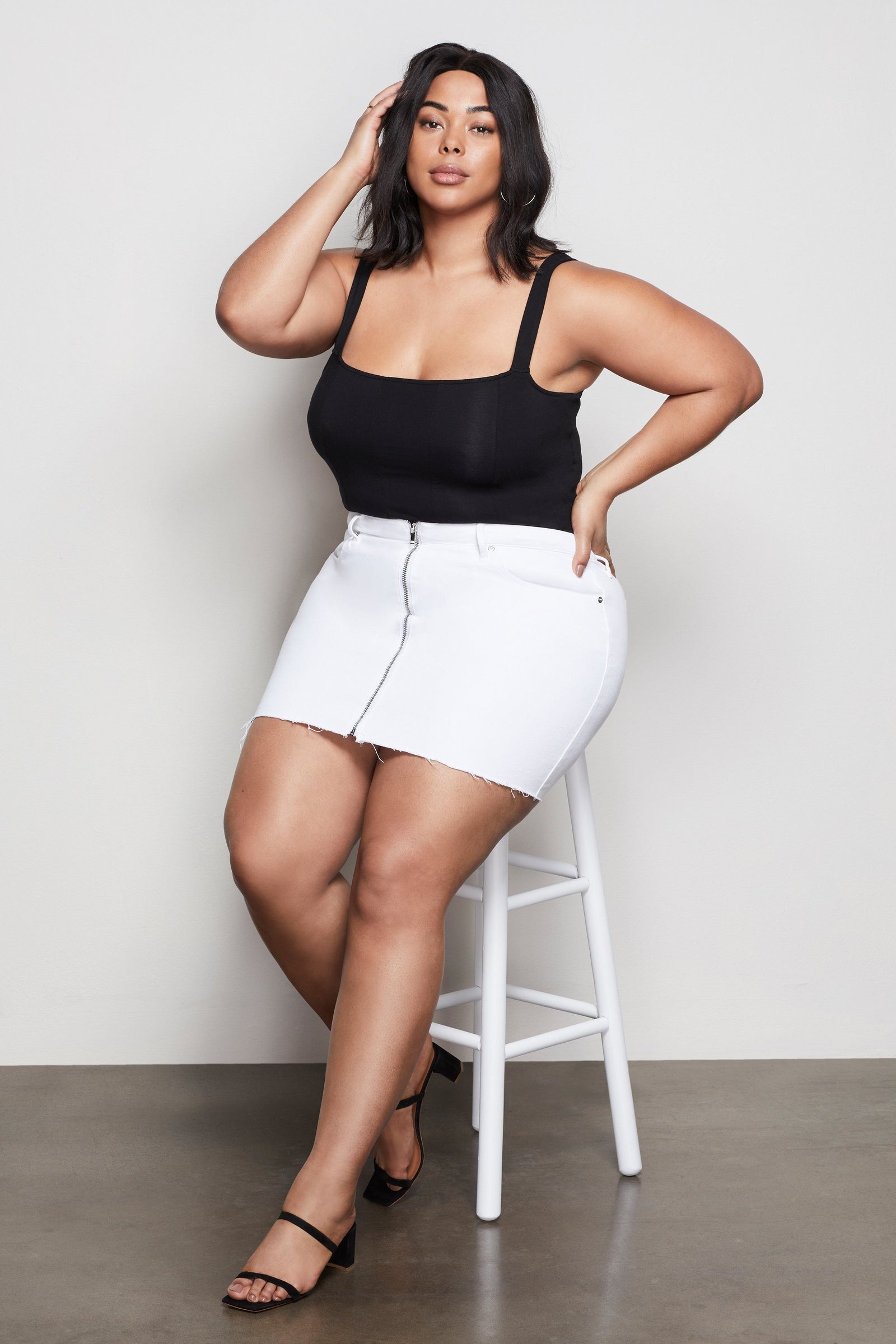 model: Size 16 |