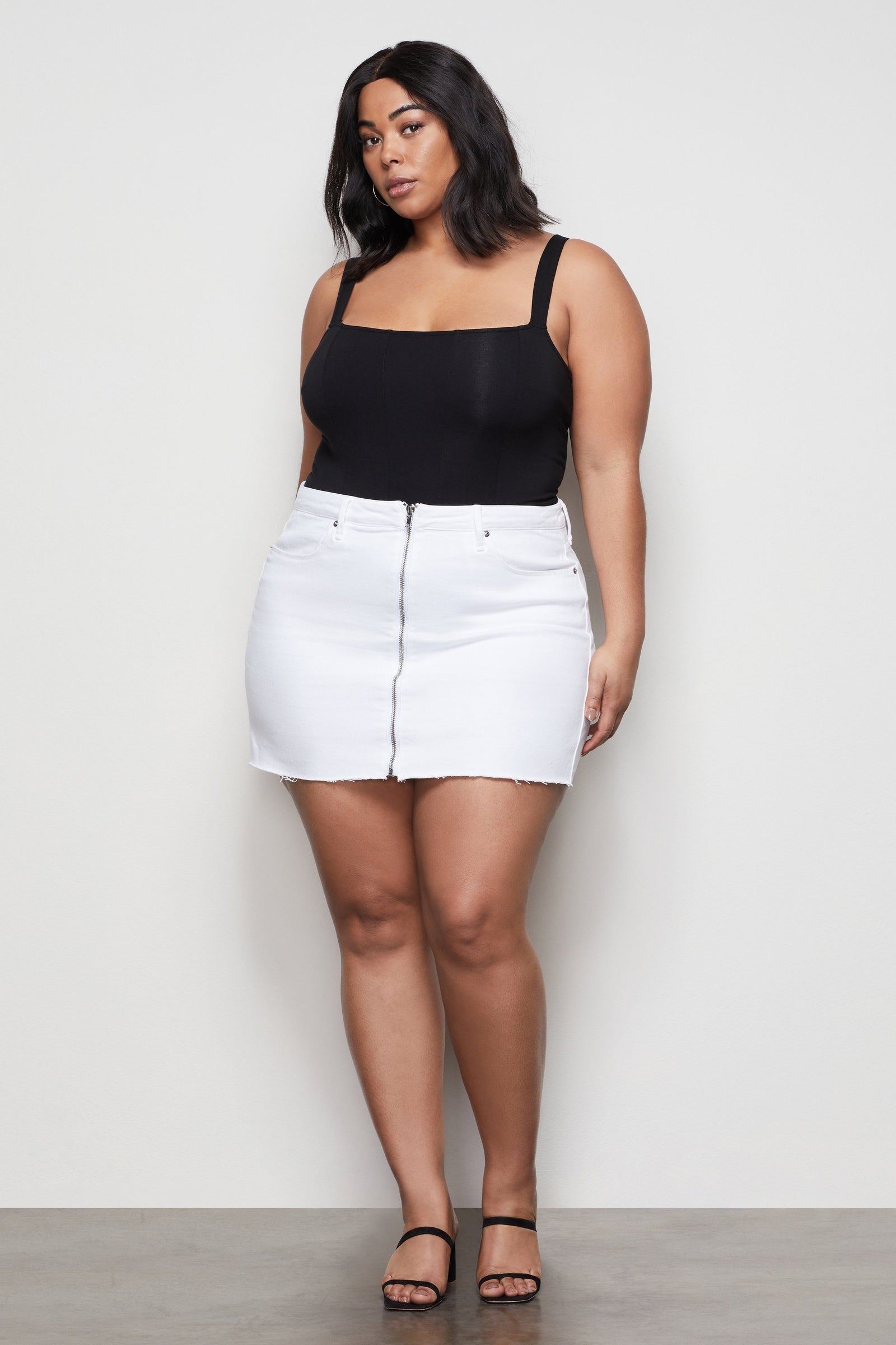 model: Size 16 |