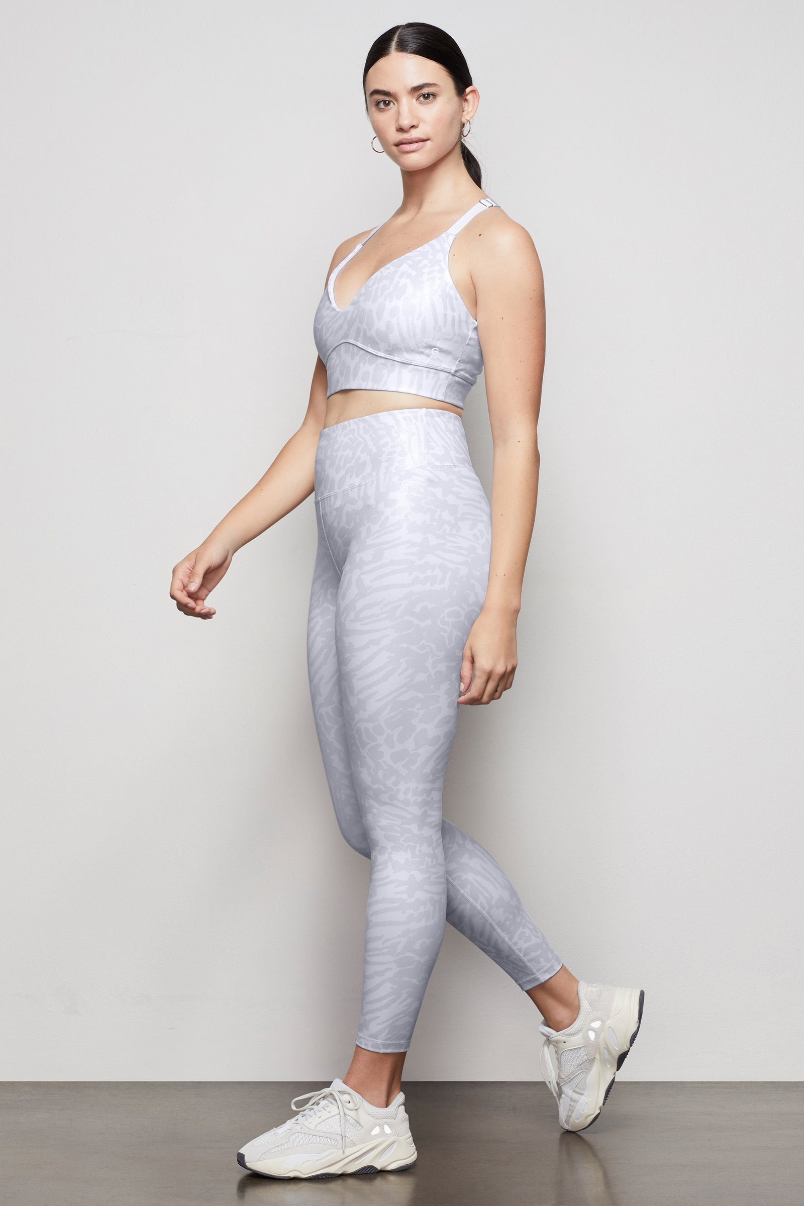 model: Size 8 |