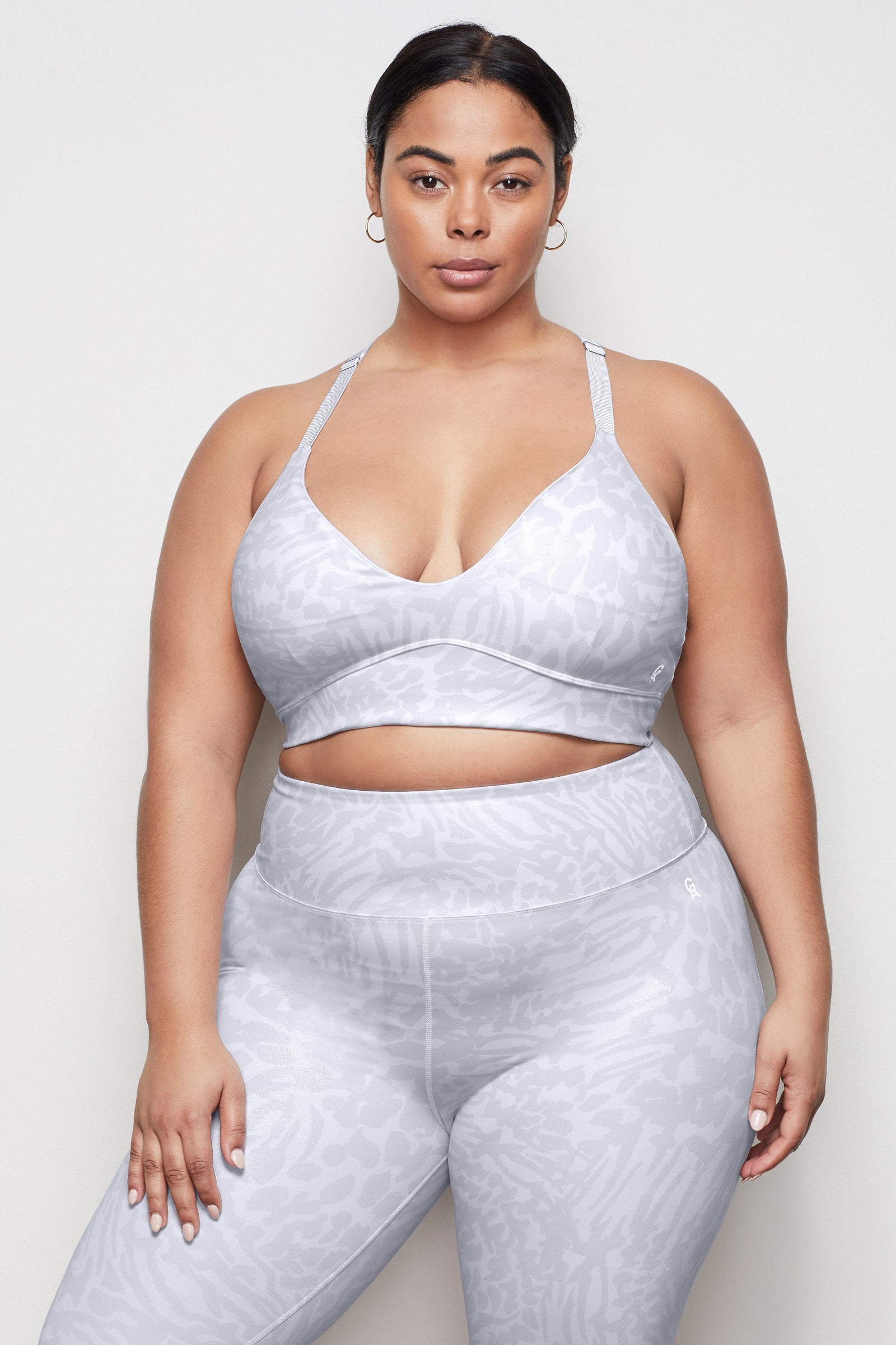 model: Size 16 |