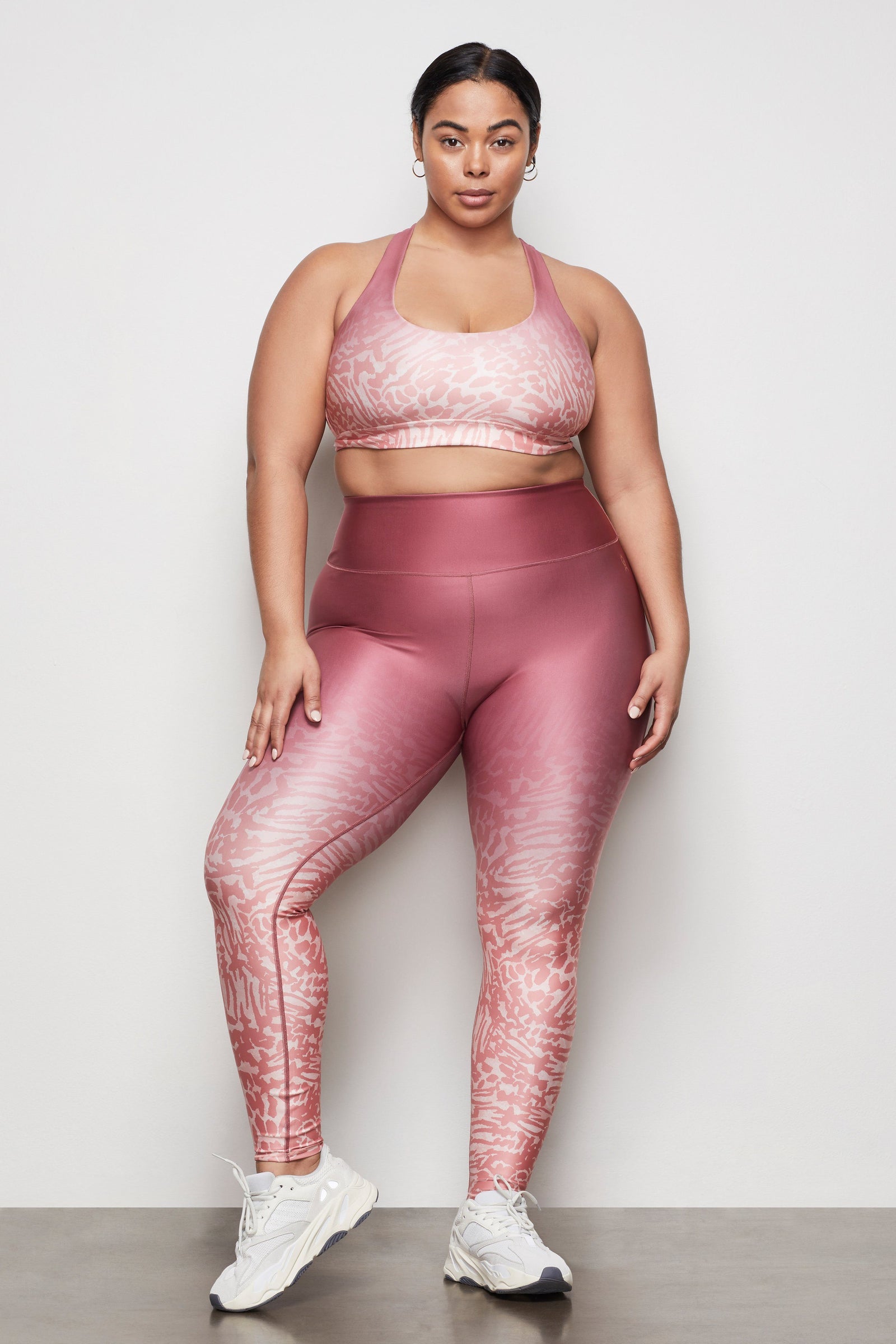 model: Size 16 |