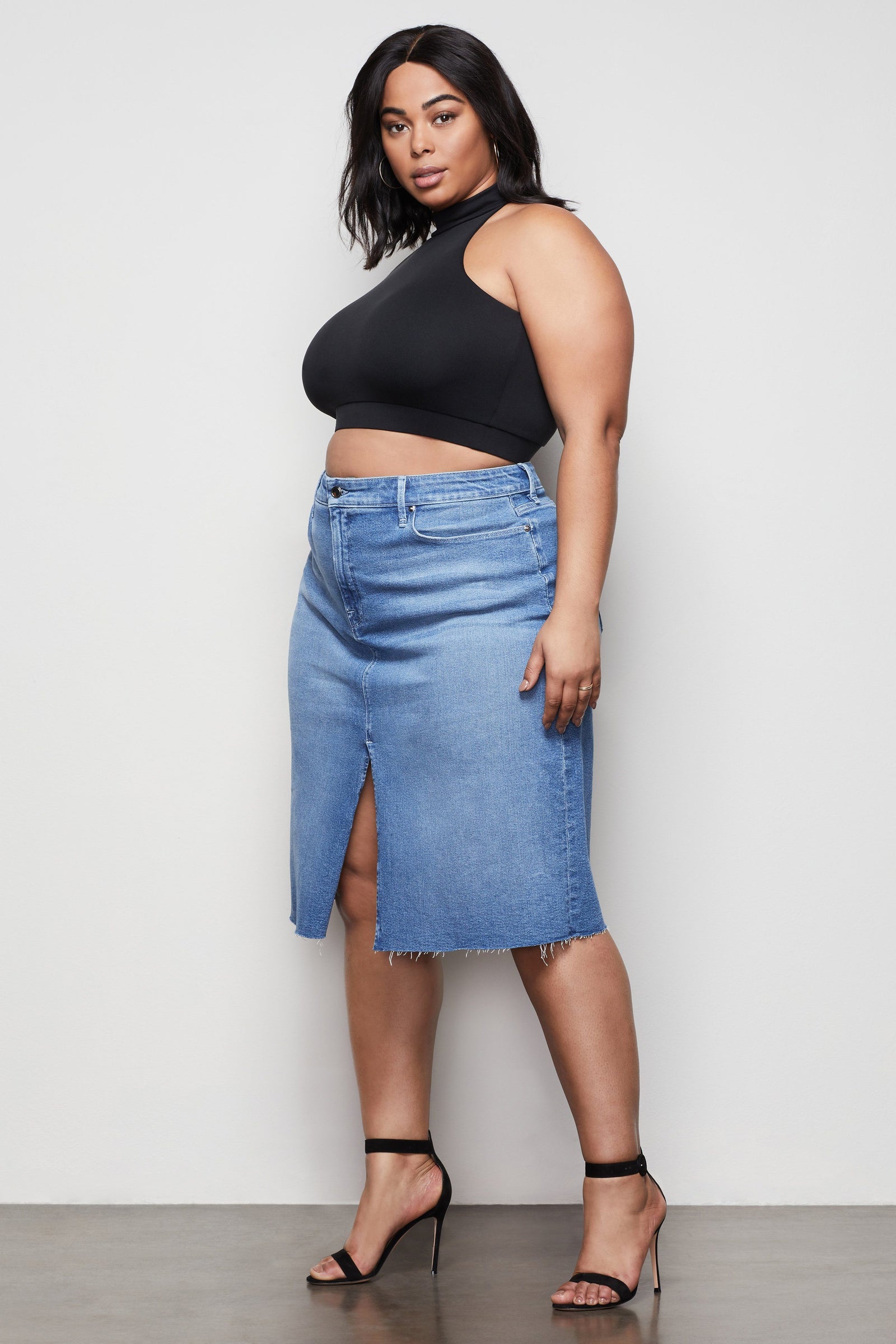 model: Size 16 |