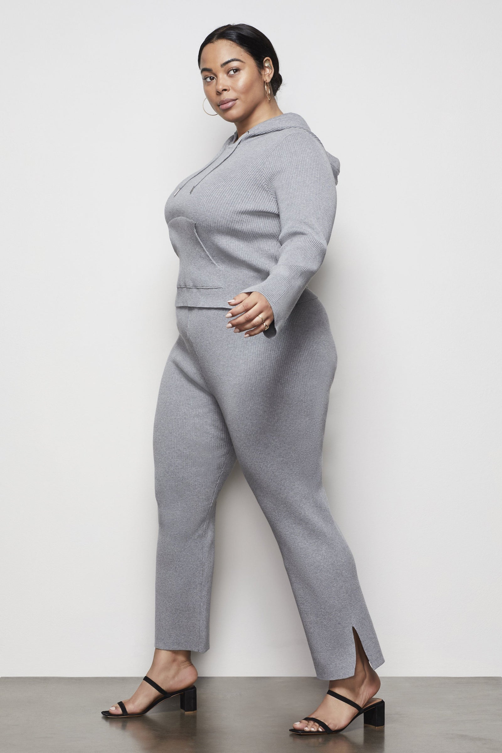 model: Size 16 |