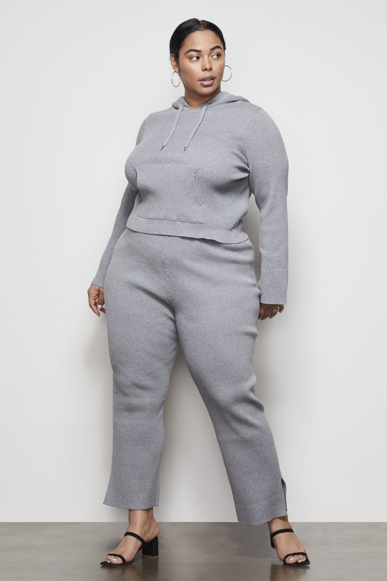 model: Size 16 |