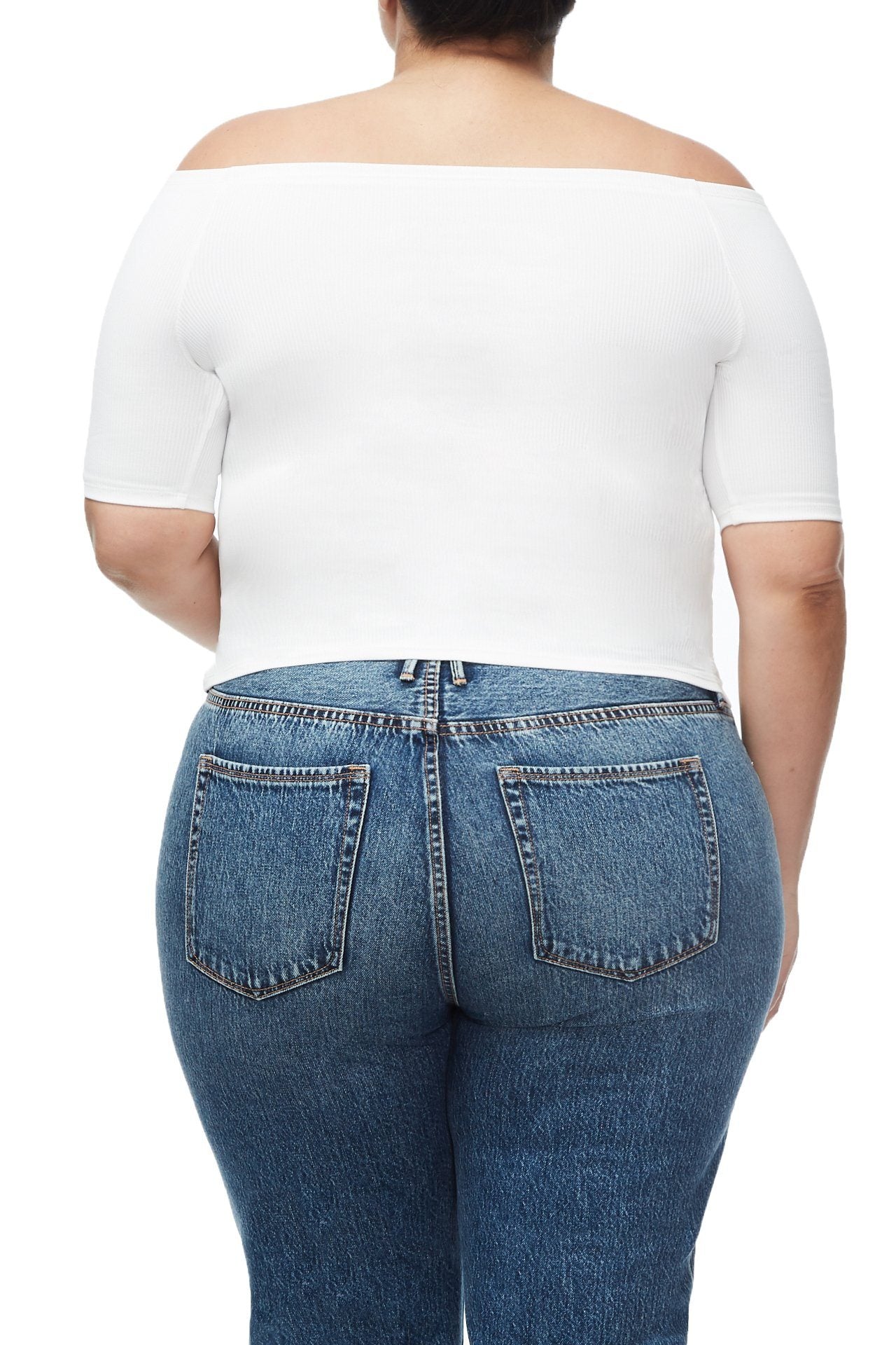 model: Size 16 |