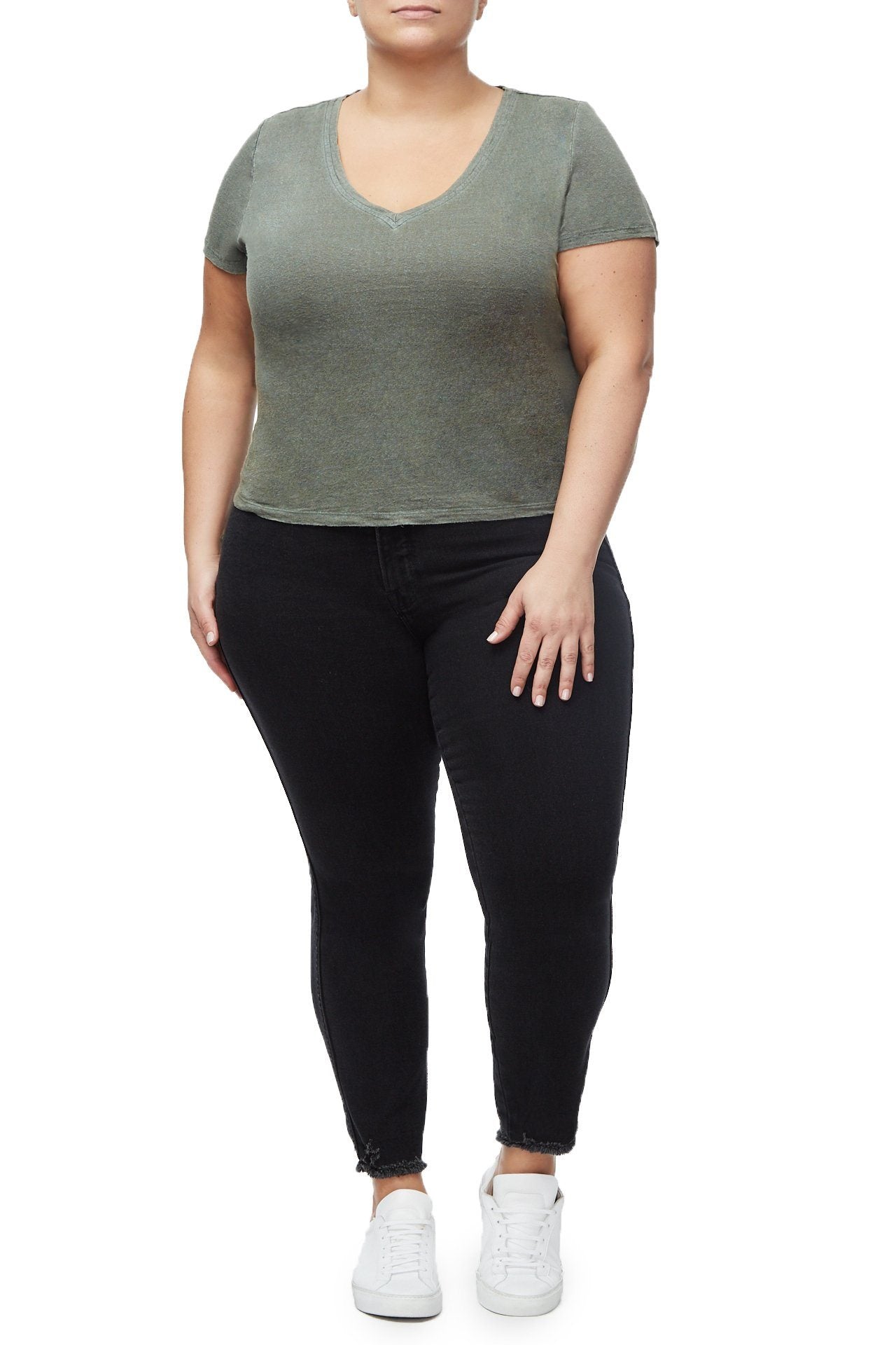 model: Size 16 |