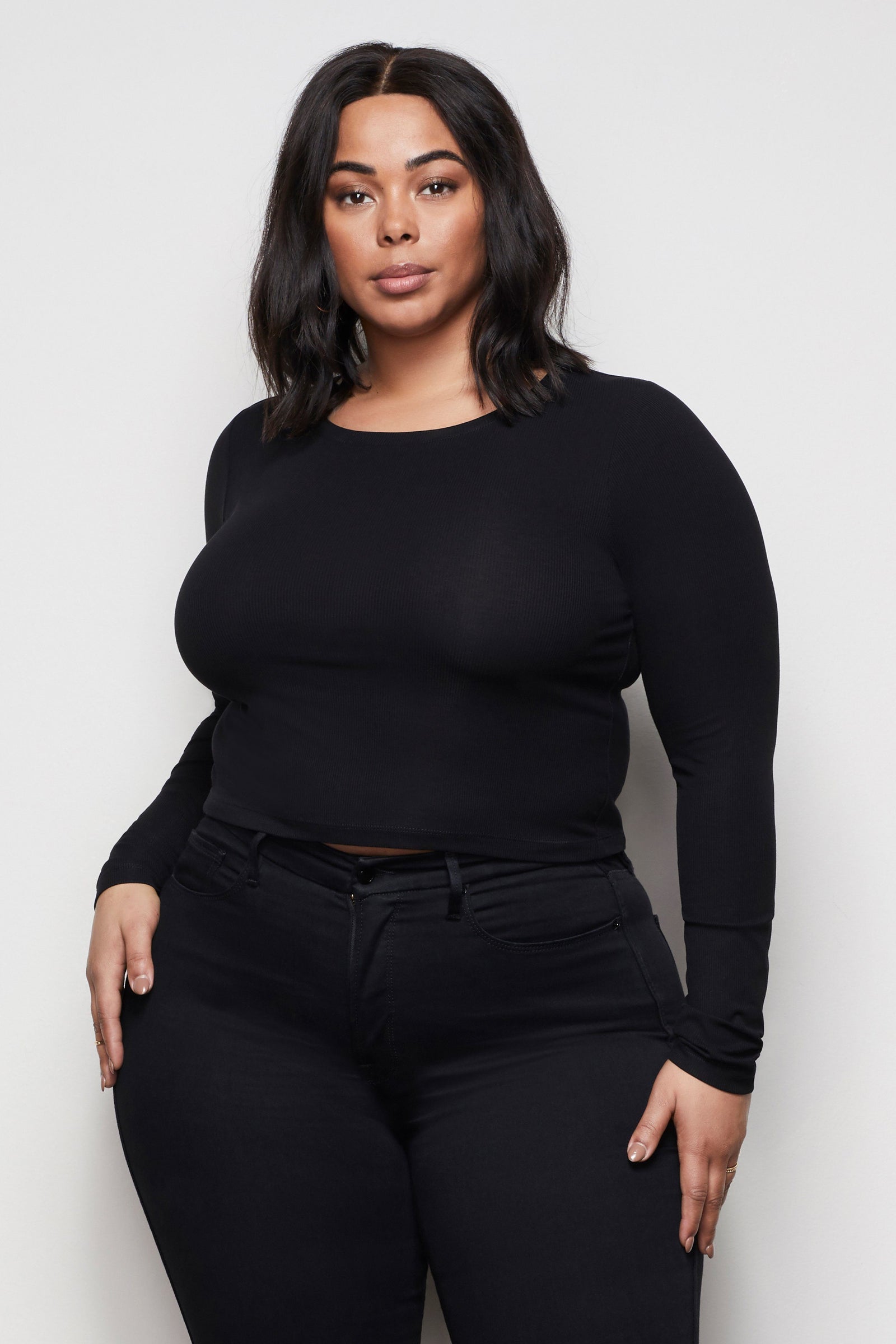 model: Size 16 |
