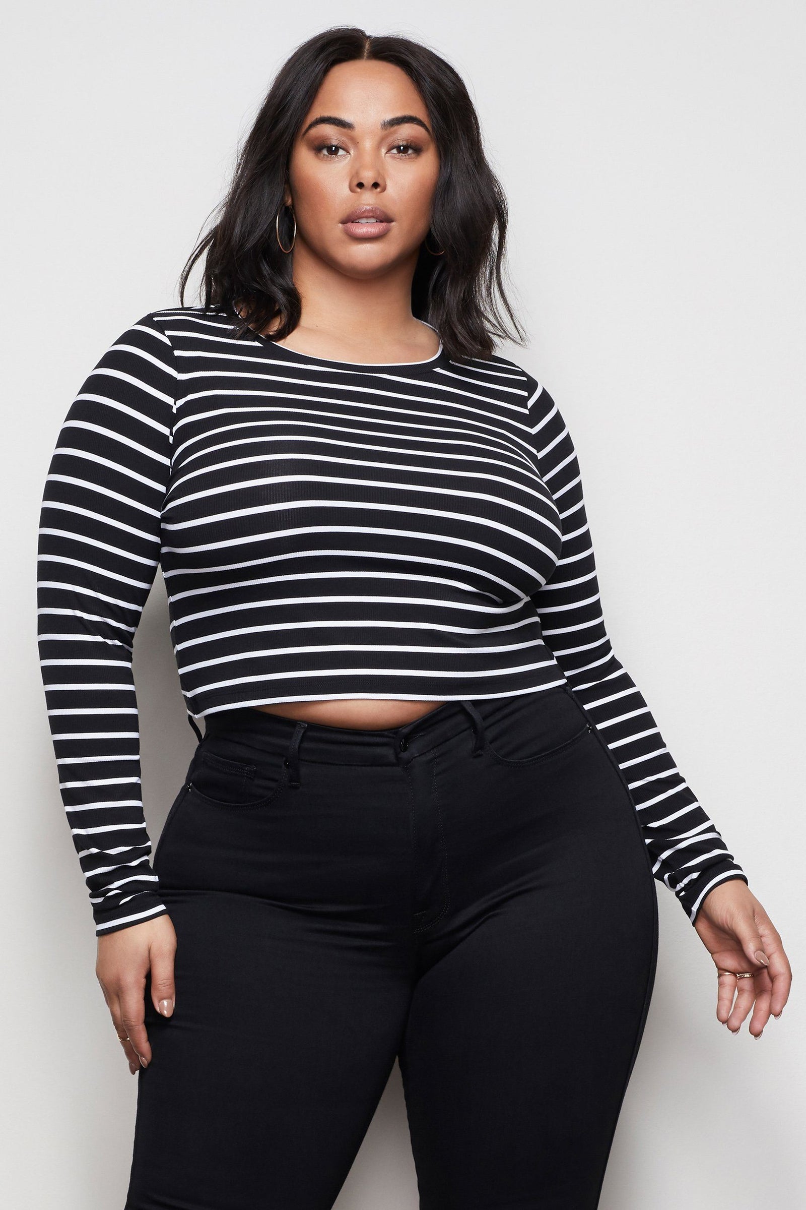 model: Size 16 |