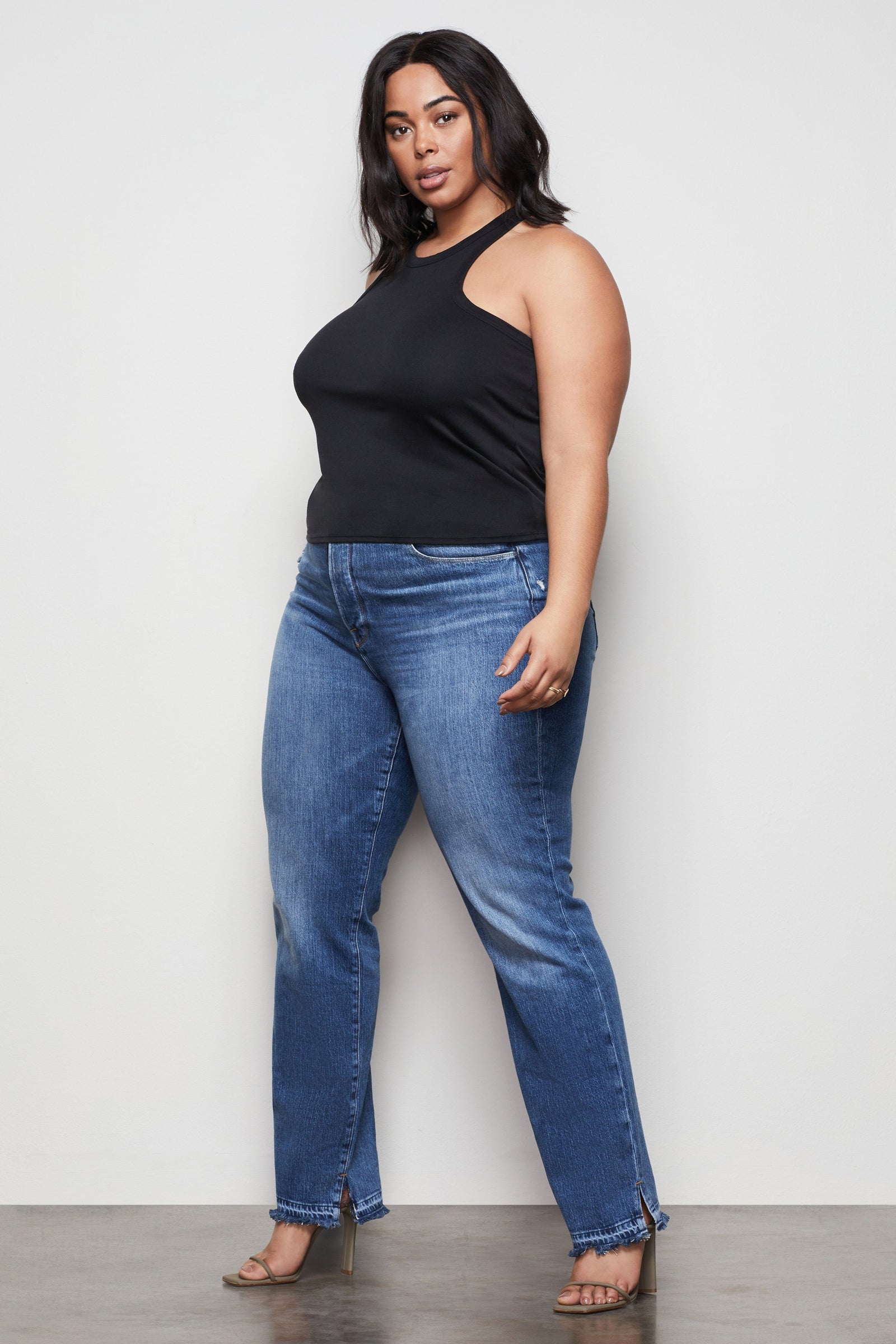 model: Size 16 |