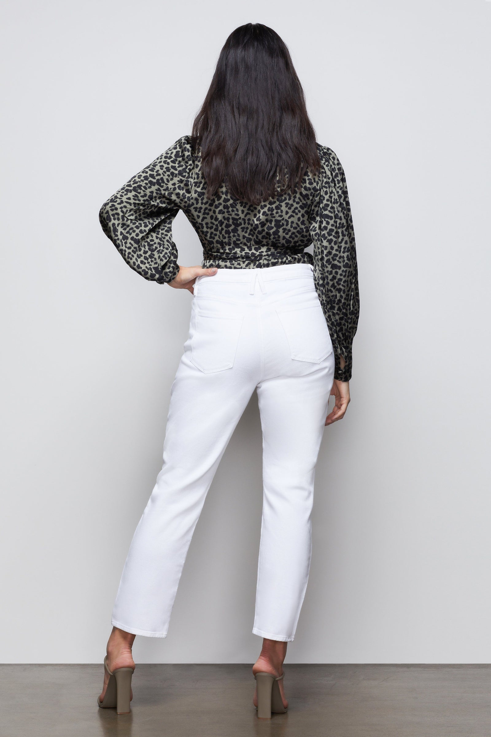 model: Size 8 |