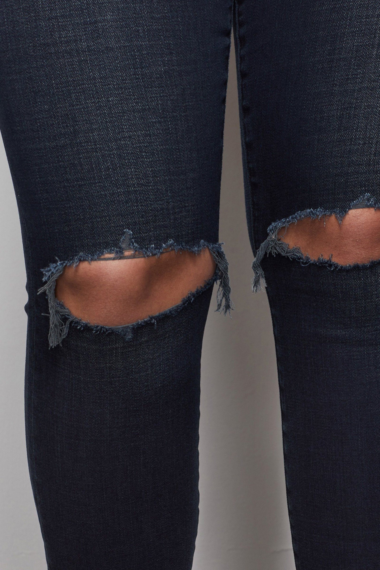 model: Size 8 |