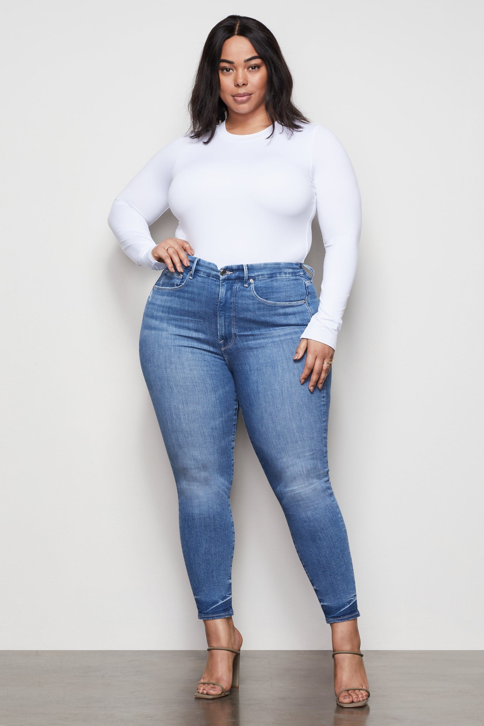 model: Size 16 |