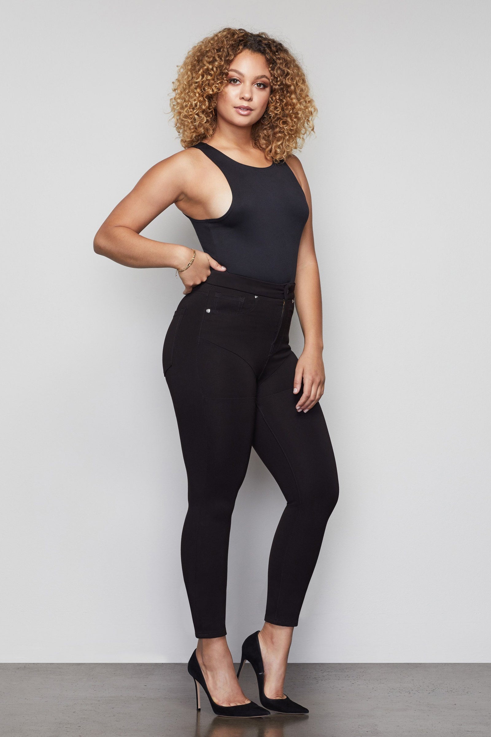 model: Size 8 |